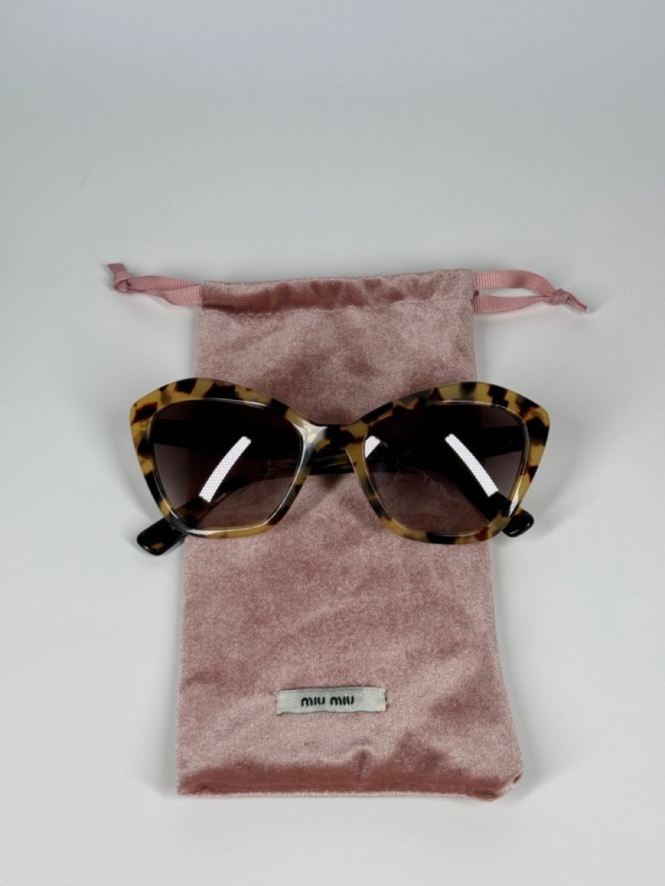 MIU MIU CAT-EYE TORTOISE SUNGLASSES